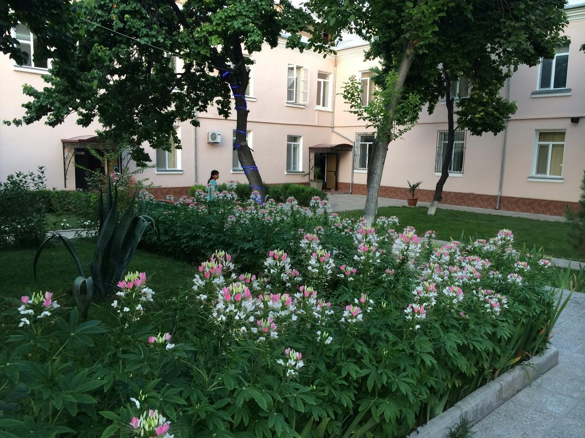 Armon Apart Hotel Khujand Esterno foto