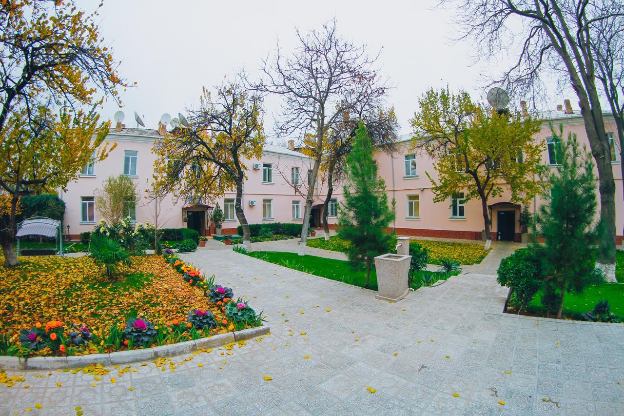 Armon Apart Hotel Khujand Esterno foto