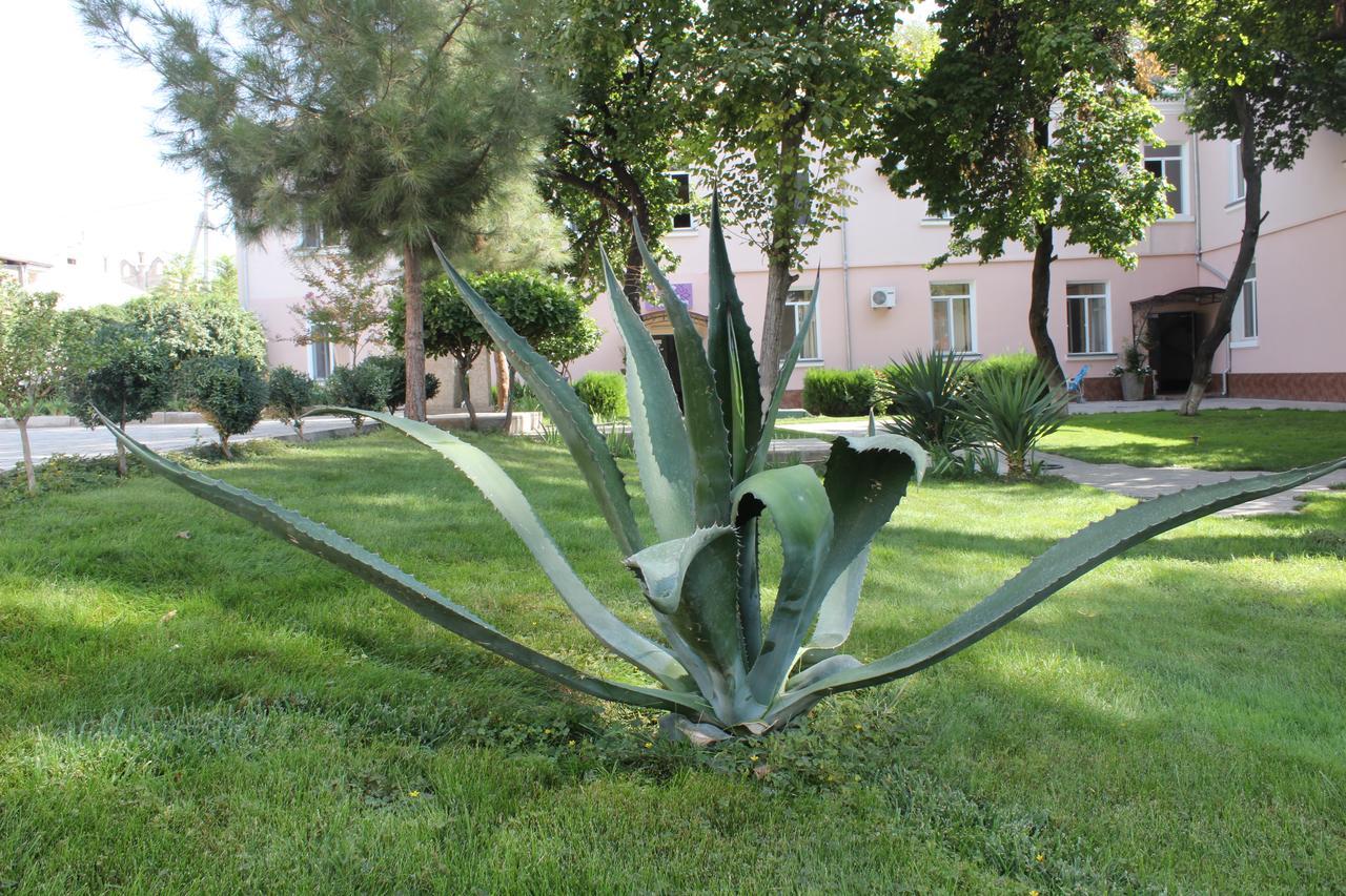 Armon Apart Hotel Khujand Esterno foto