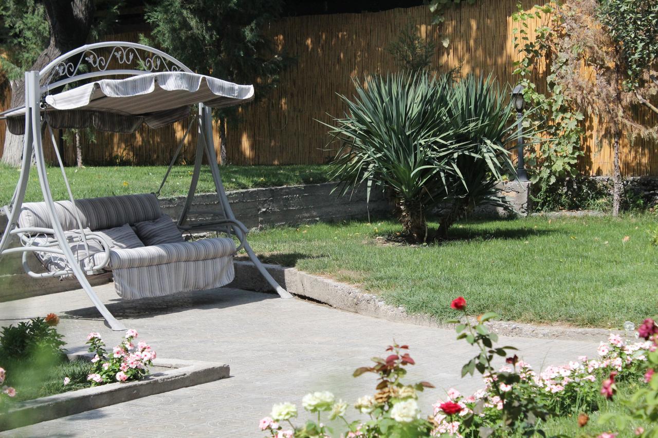 Armon Apart Hotel Khujand Esterno foto